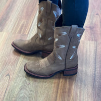 Light Brown Kookaburra Feather, Square Toe, Rubber Sole