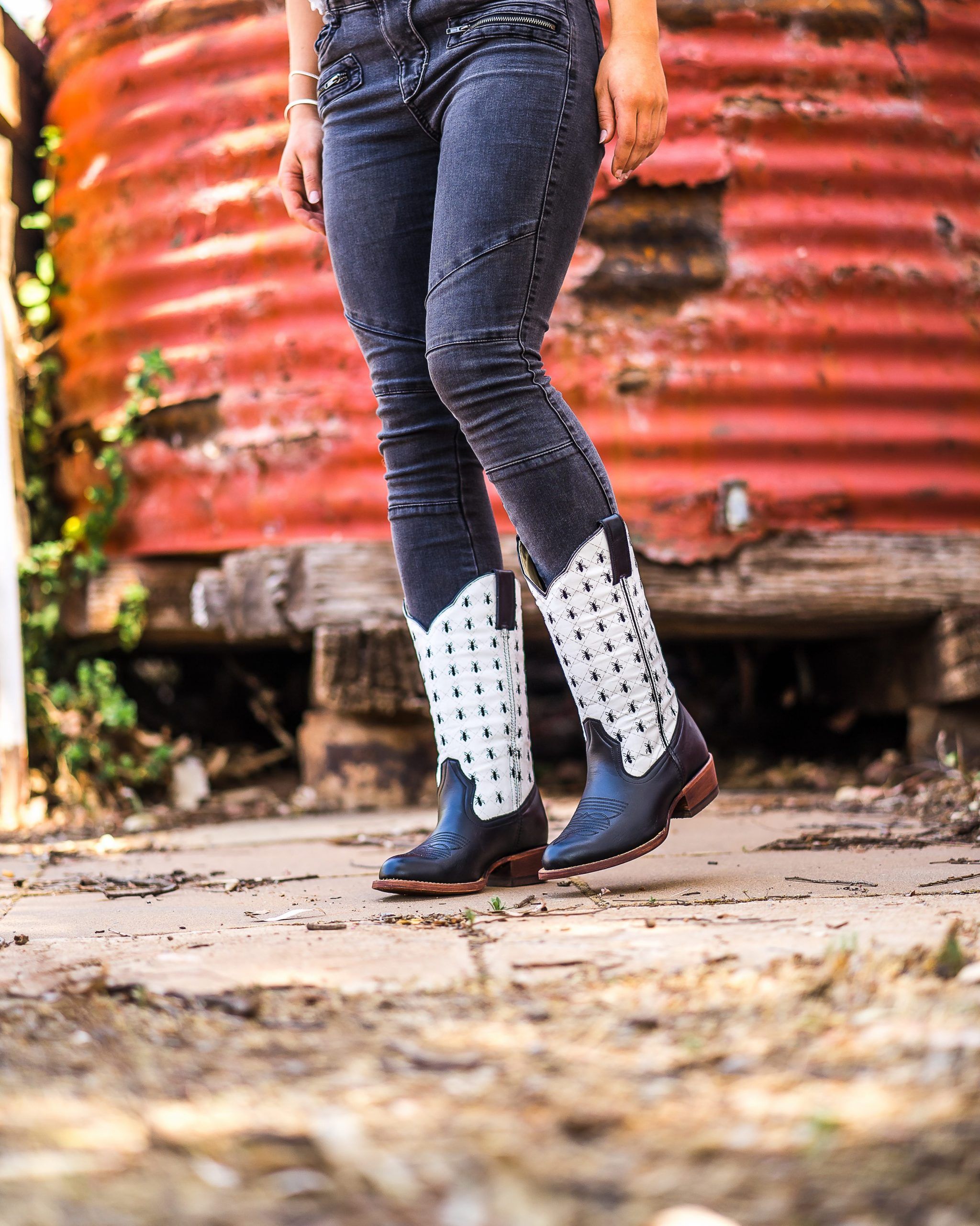 Womens black round toe cowboy clearance boots